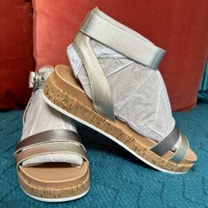 Marc Fisher silver leather cork flat sandal